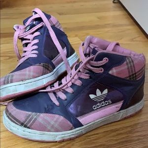 VINTAGE WOMENS PINK/PURPLE PLAID ADIDAS HIGHTOPS